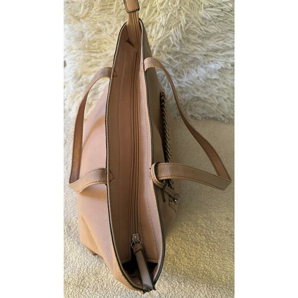 Nine West pastel pink tote with bold chained design front pocket. - Picture 5 of 9